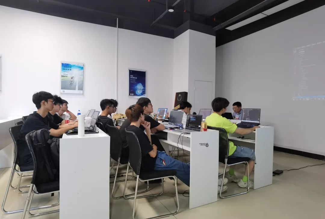 暑期首場華為云移動應用開發師資培訓在泰豪動漫學院舉辦，賦能動漫人才培養新動能