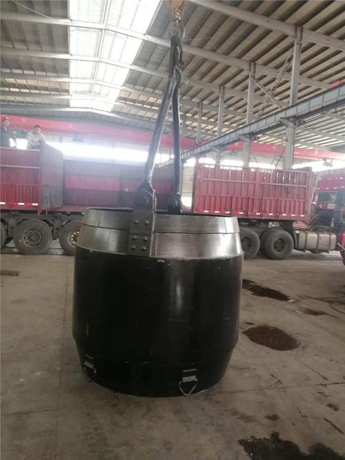 江西出渣吊桶 礦用吊桶的質(zhì)量標(biāo)桿，座鉤式設(shè)計(jì)引領(lǐng)行業(yè)
